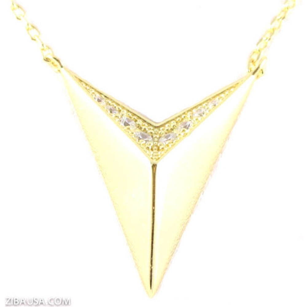 3D Necklace with faux diamond